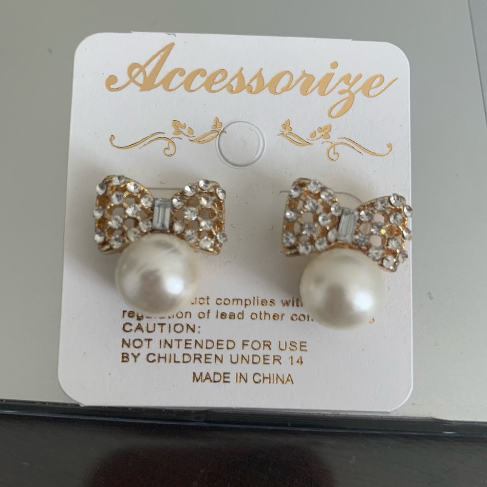 BRAND NEW Accessorize Stud Earrings